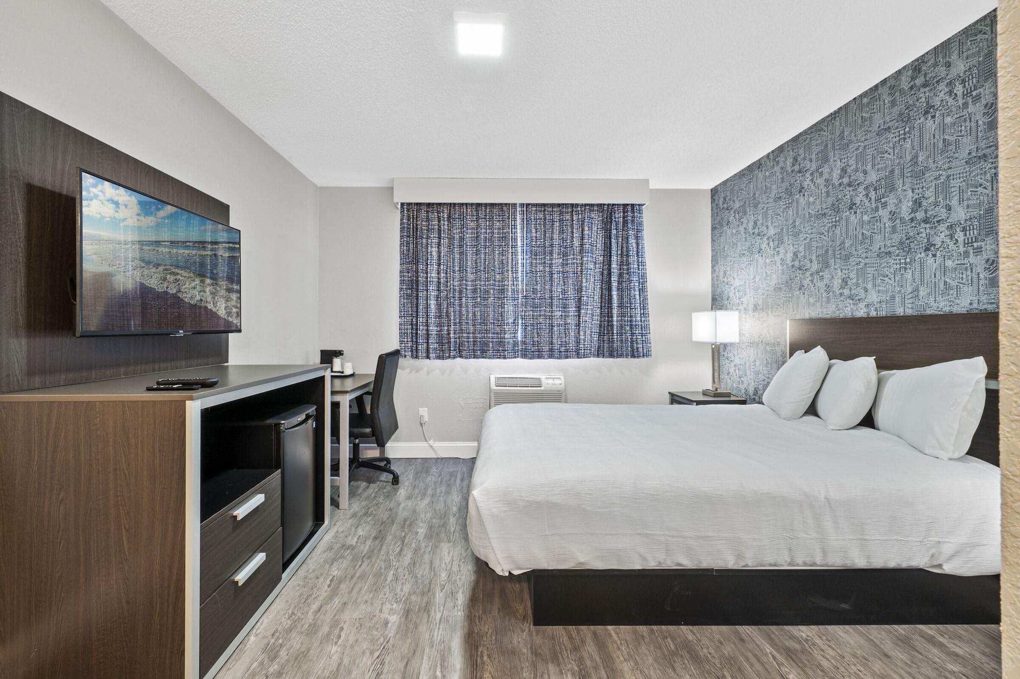 Отель Super 8 By Wyndham Watertown/Cambridge/Boston Area Экстерьер фото