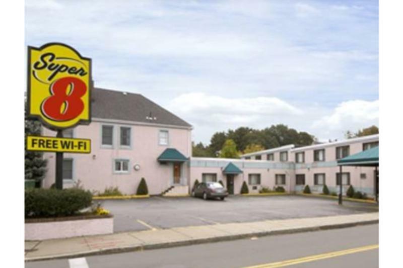 Отель Super 8 By Wyndham Watertown/Cambridge/Boston Area Экстерьер фото